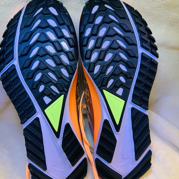 Nike Women's Pegasus Trail 4 GORE-TEX V2 Waterproof Running Shoes - Picture 8 of 15